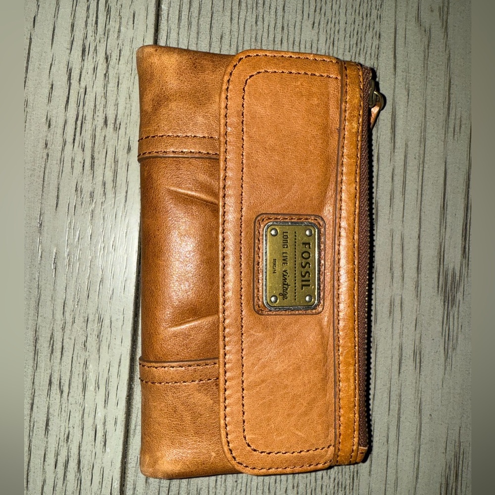 BROWN LEATHER FOSSIL WALLET